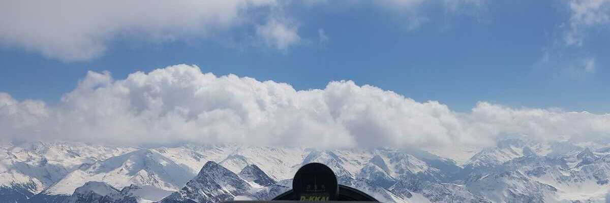 Flugwegposition um 12:26:46: Aufgenommen in der Nähe von Gemeinde Pettneu am Arlberg, Österreich in 3323 Meter